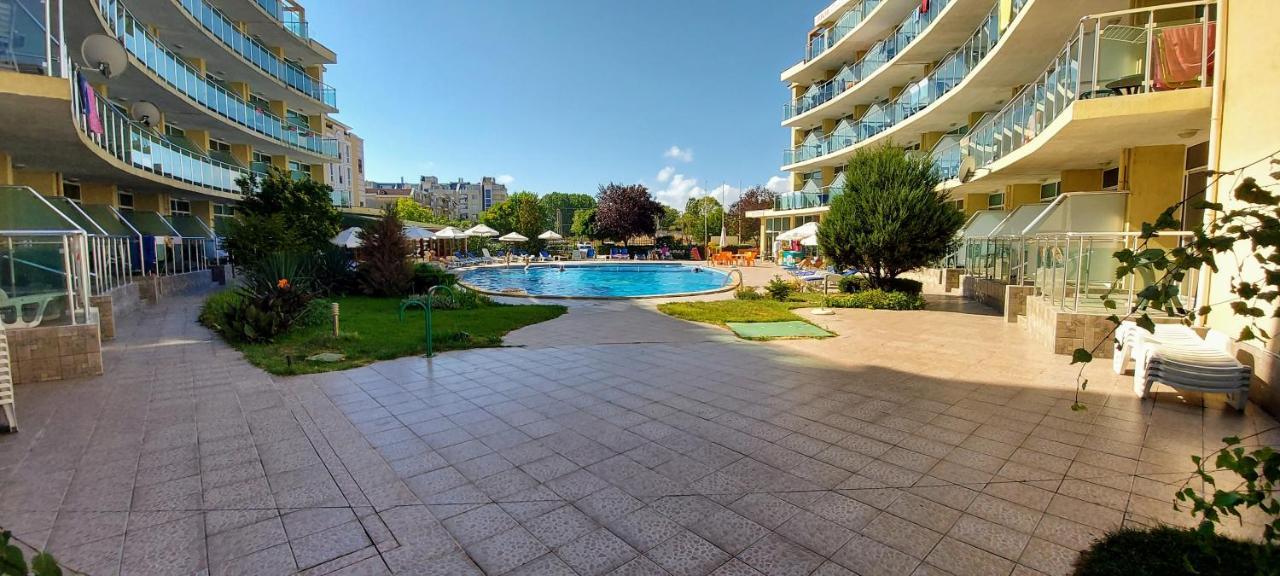 Julia Family Apartments Sunny Beach Exterior photo