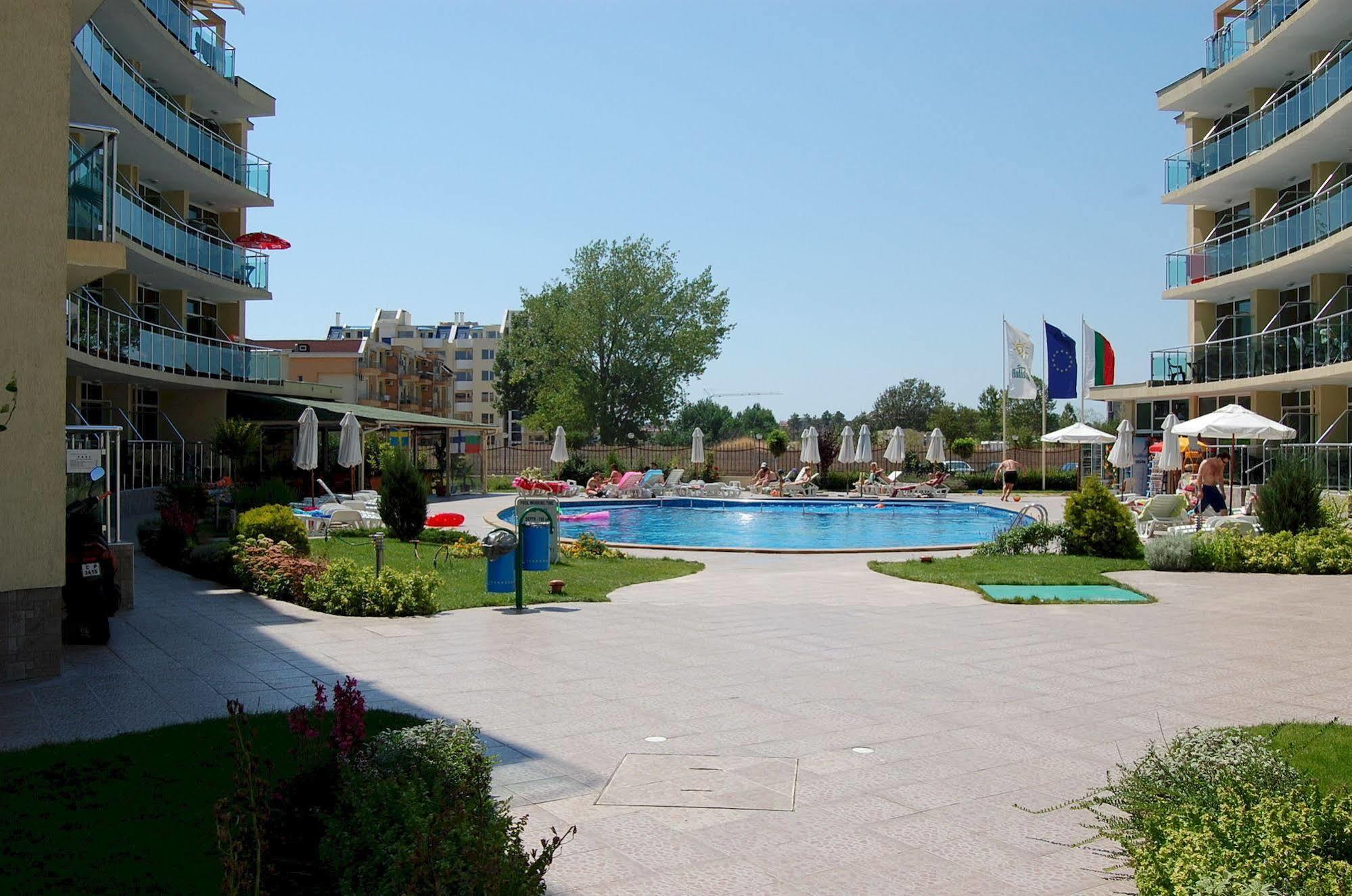 Julia Family Apartments Sunny Beach Exterior photo